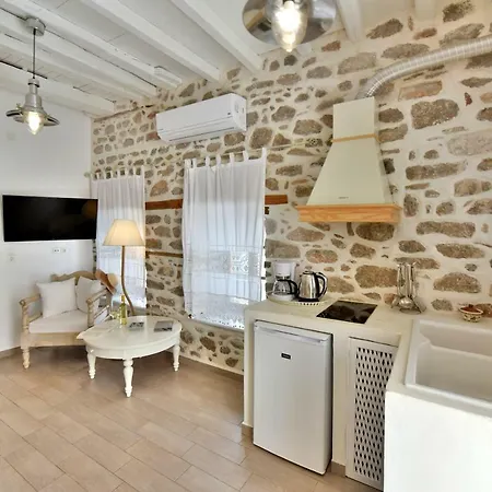 Lelas House *